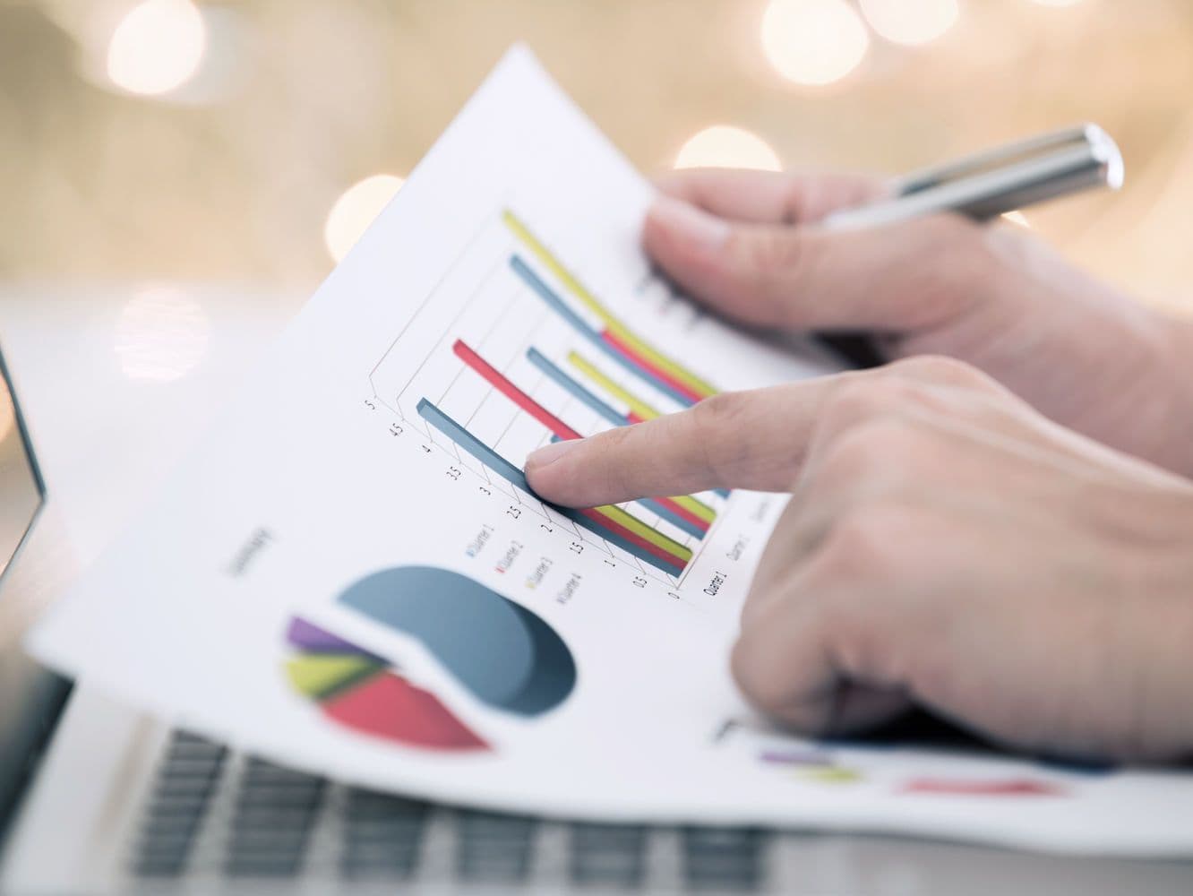 How to Create Investor Updates and Target Lists Before Fundraising